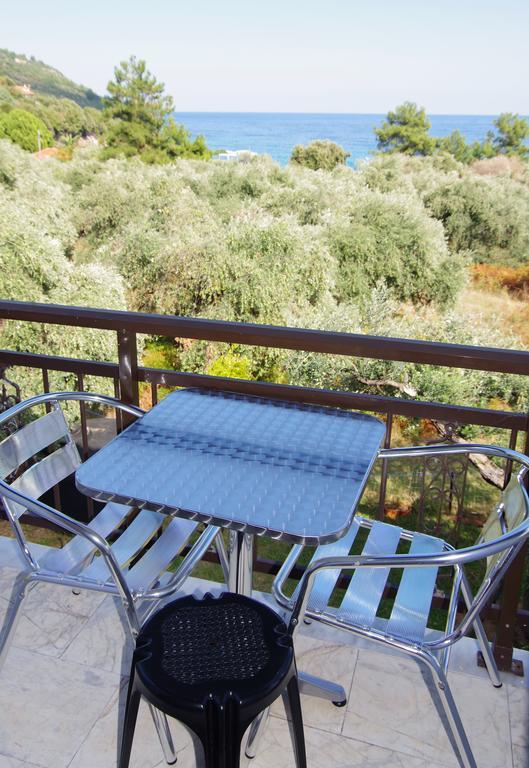 Athina Hotell Koinyra Exteriör bild