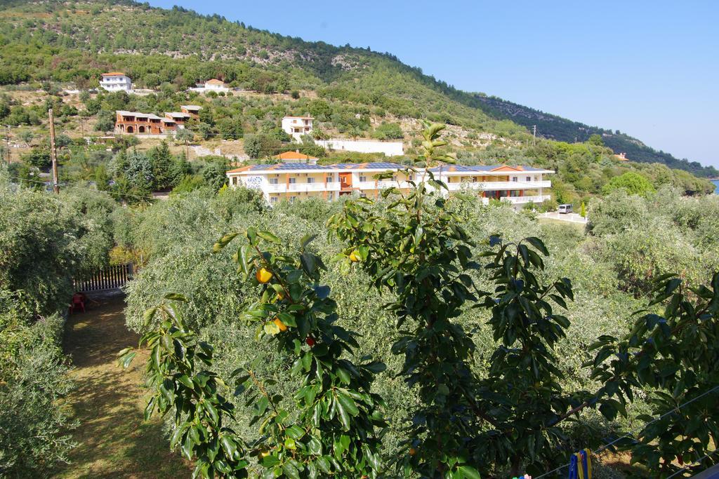 Athina Hotell Koinyra Exteriör bild