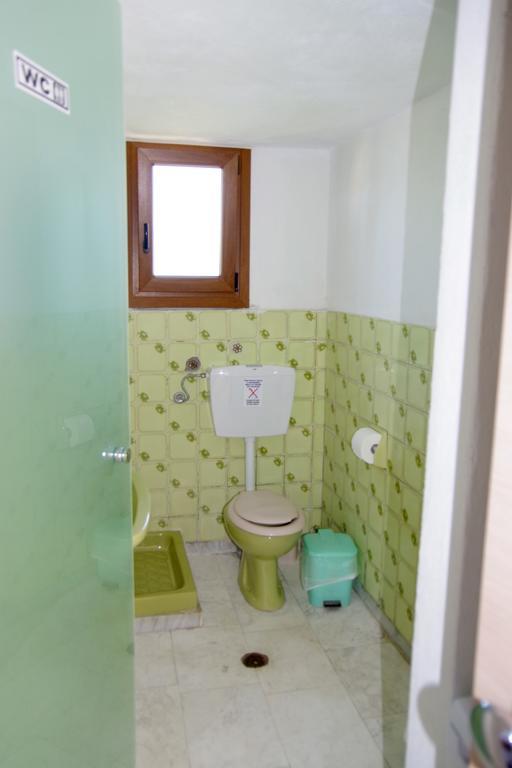 Athina Hotell Koinyra Exteriör bild