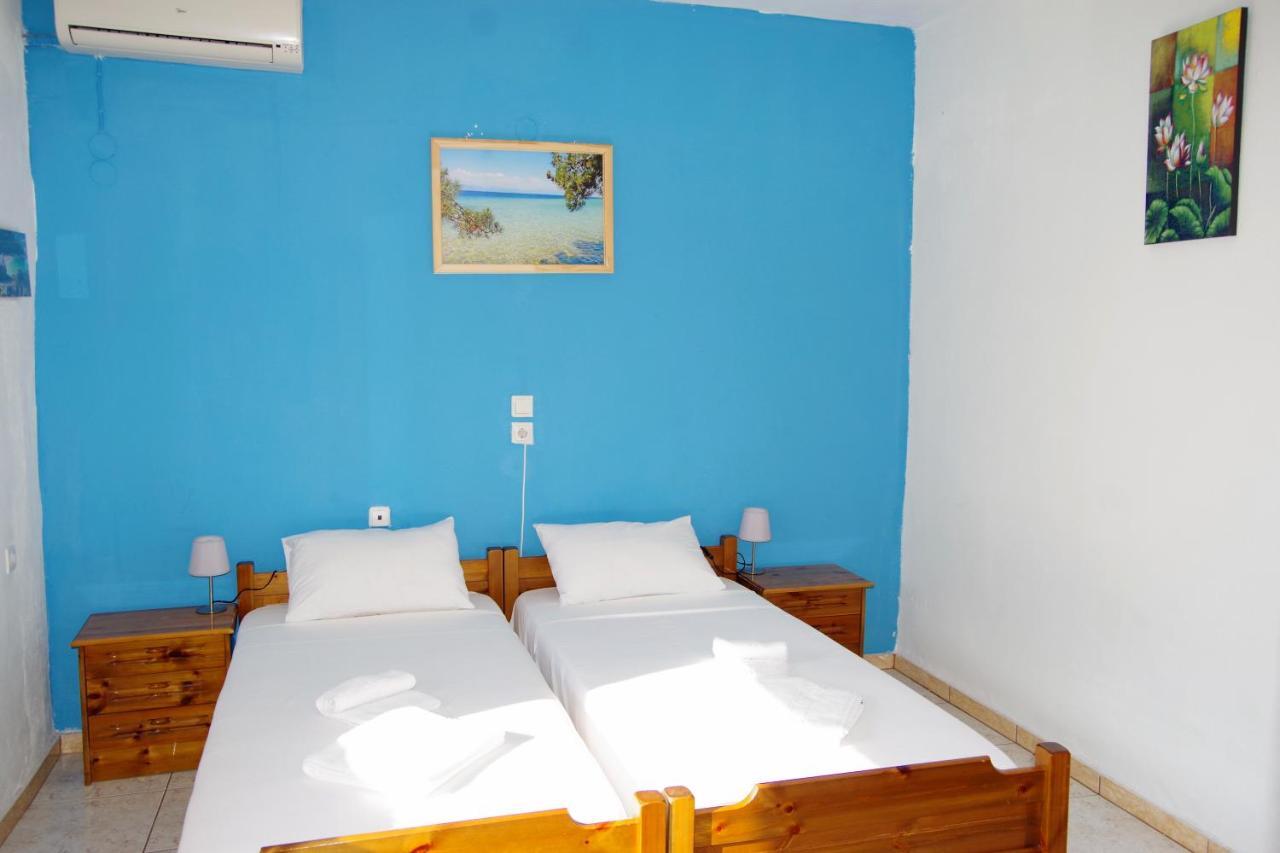 Athina Hotell Koinyra Exteriör bild
