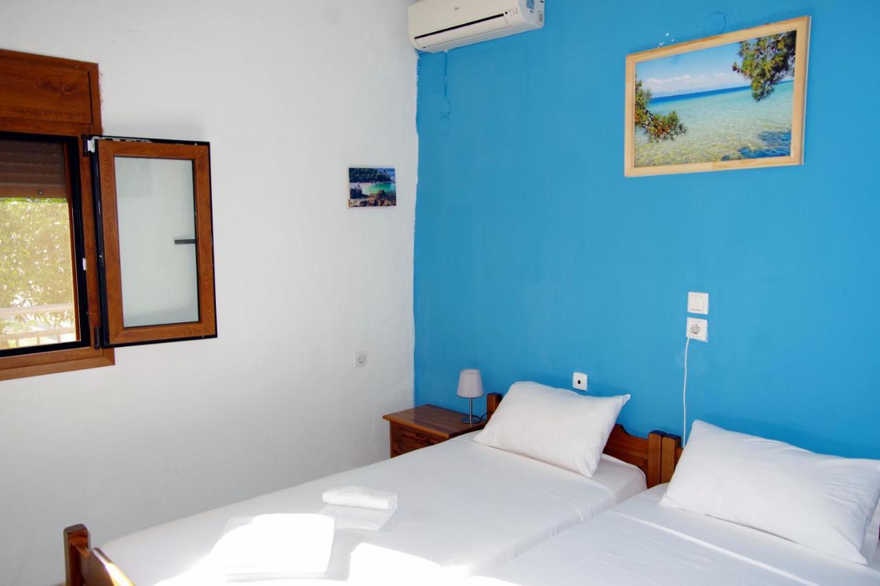Athina Hotell Koinyra Exteriör bild