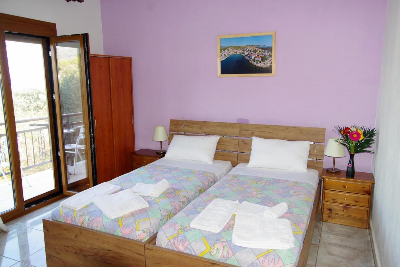 Athina Hotell Koinyra Exteriör bild