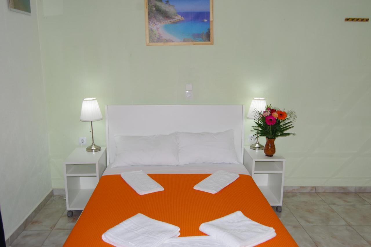 Athina Hotell Koinyra Exteriör bild