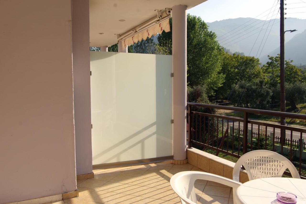 Athina Hotell Koinyra Exteriör bild